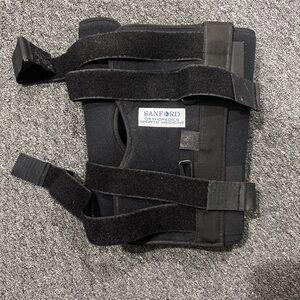 Breg tri-panel knee immobilizer adjustable knee support